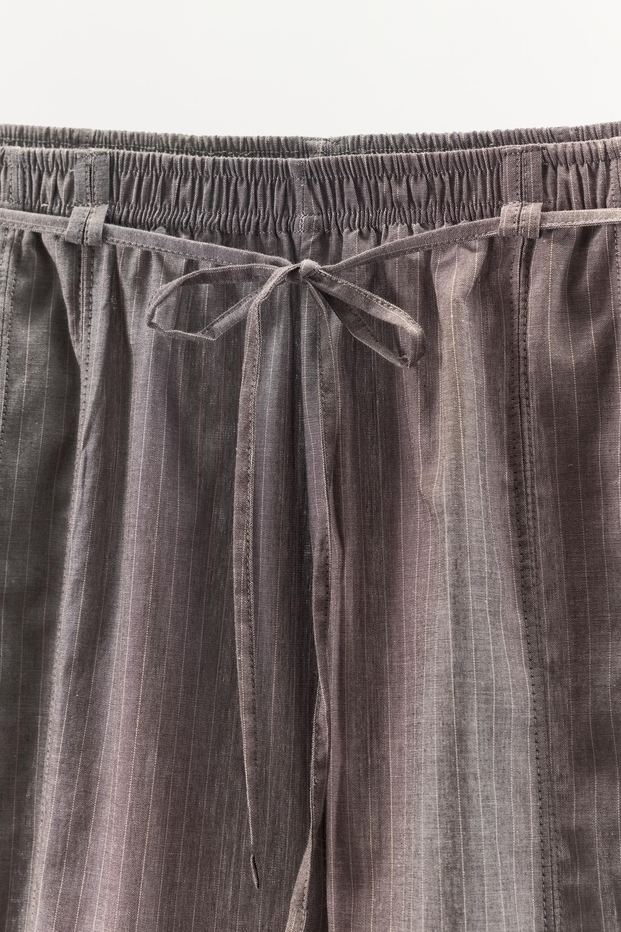 PANTALON RAYURES BOUFFANT AVEC CEINTURE